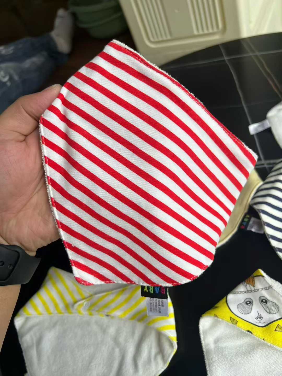 儿童口水巾围兜棉质
5000条 质量非常好！
独立包装，懂货的来