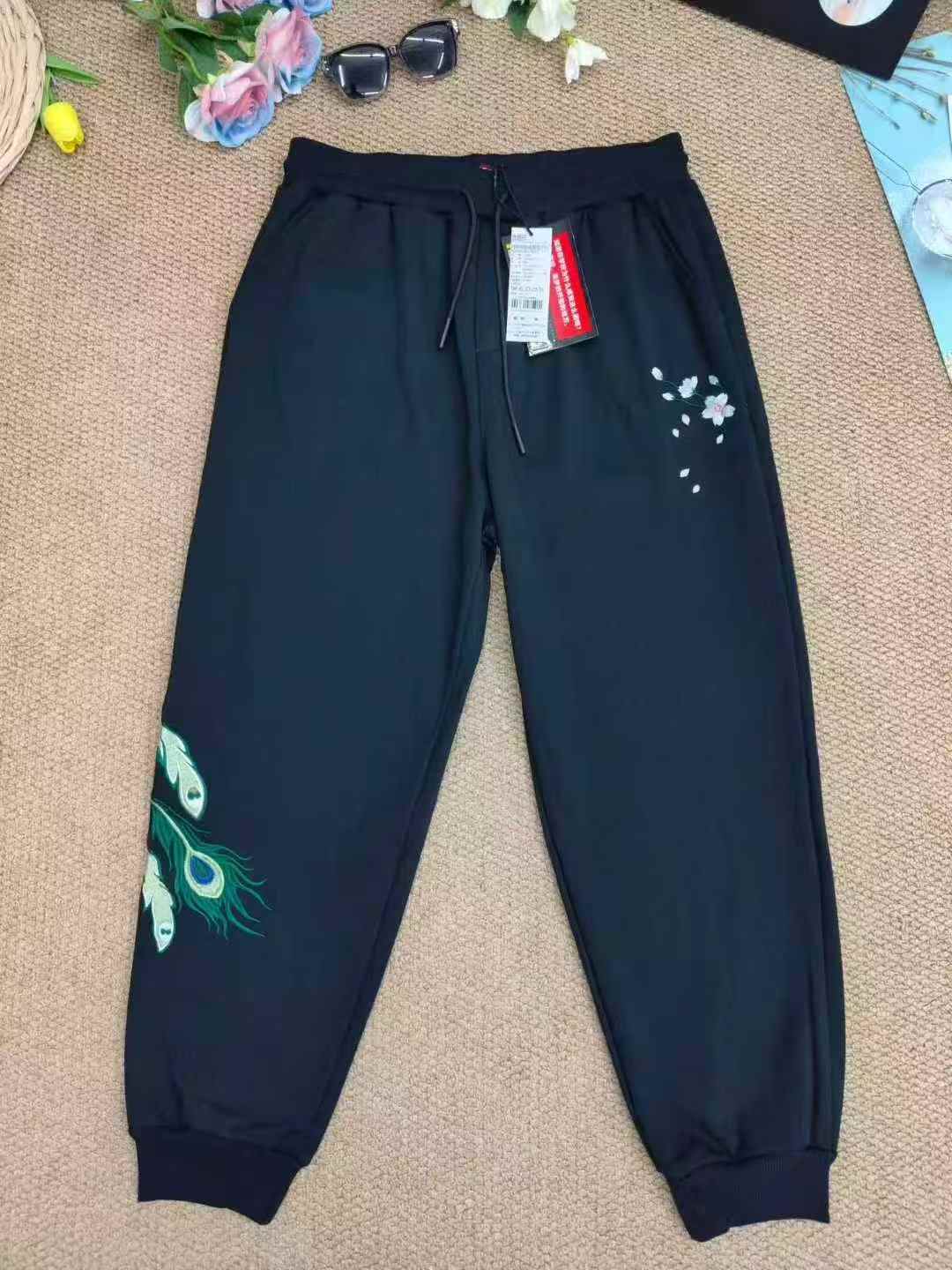 560条国潮刺绣纯棉毛圈大码男装束脚卫裤，图片3个款，加绒不加绒各一半，码数M-4XL，独立包装带吊牌，13.8💰清分货加一