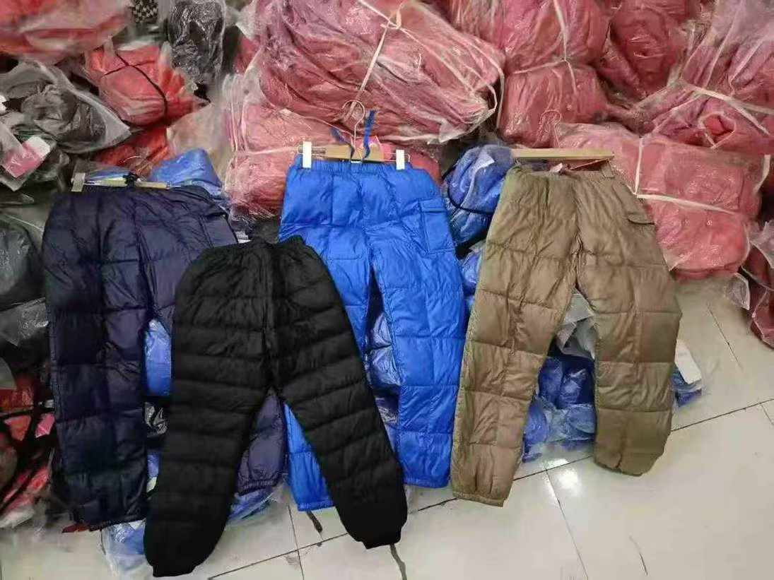 儿童羽绒裤1400条
码子90—160
全清9.9元