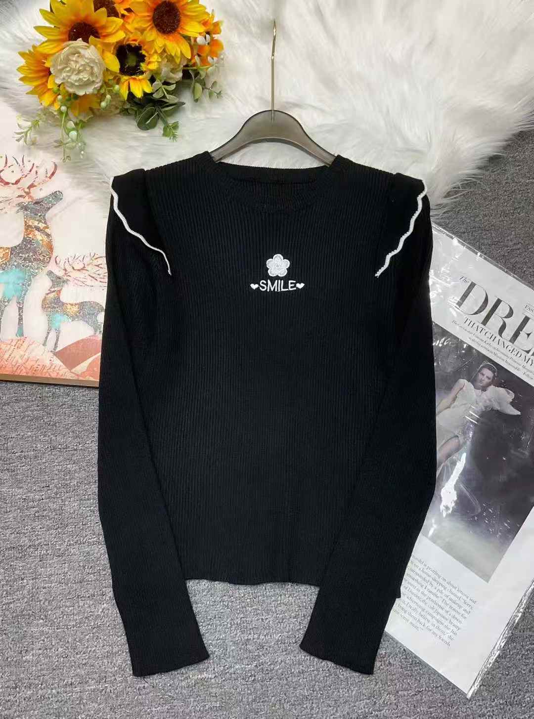 秋冬新款复古港味荷叶边弹力修身刺绣套头毛衣，独立包装均码面料柔软舒适弹力大，118件，全清6.9元超低价秒杀！